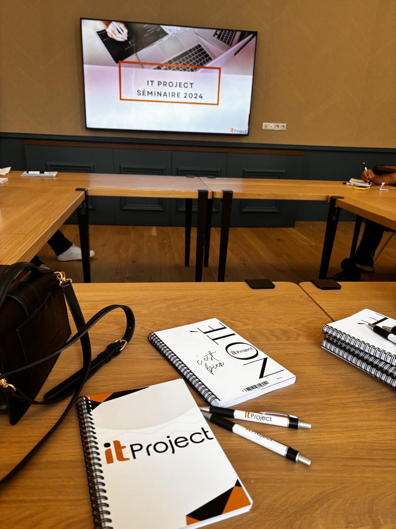Carnet IT Project, représentant notre engagement à fournir des solutions personnalisées et adaptées aux besoins de chaque client.